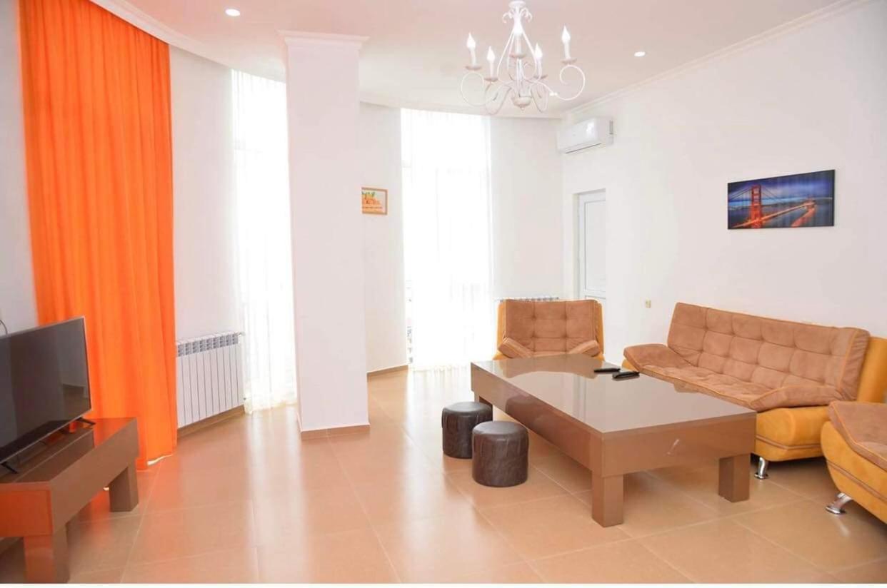 Orange Home Hotel Batumi Exterior foto