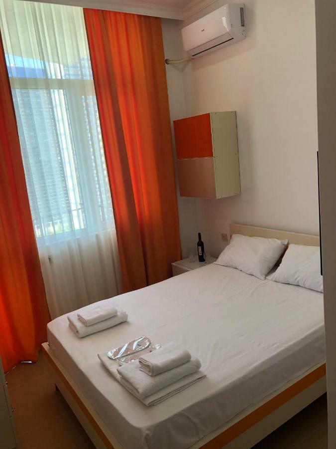 Orange Home Hotel Batumi Exterior foto